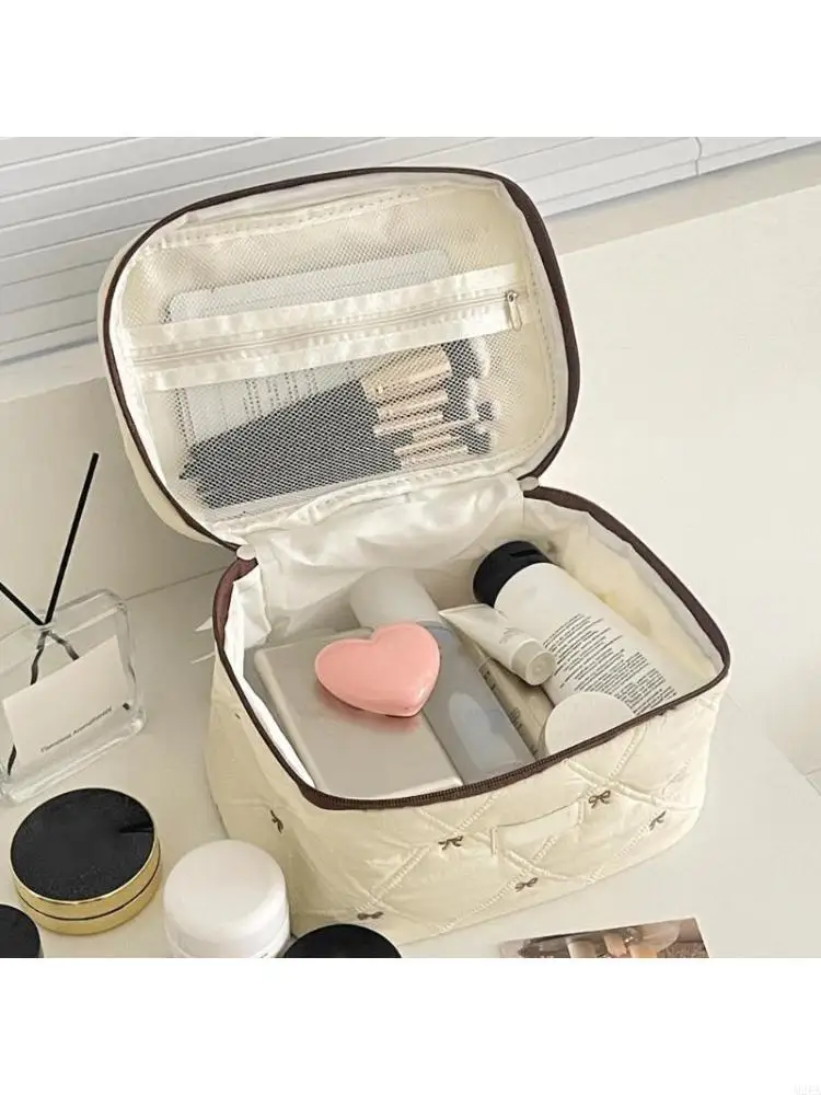 2026 New Fashionable Bows Decorated Makeup Practical Cosmetic With Multi Compartments Storage Portable Carry Bag