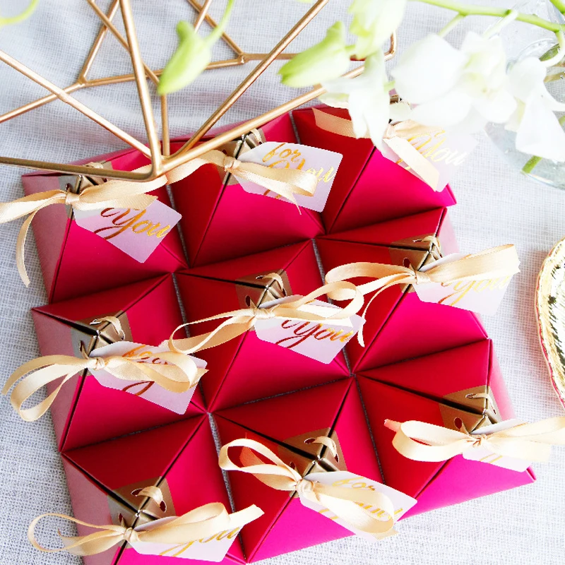 25 pieces Rose Red Triangle Wedding Candy Box European Marriage Engagement Birthday Baptism Souvenirs Gift Boxes For Guests B028