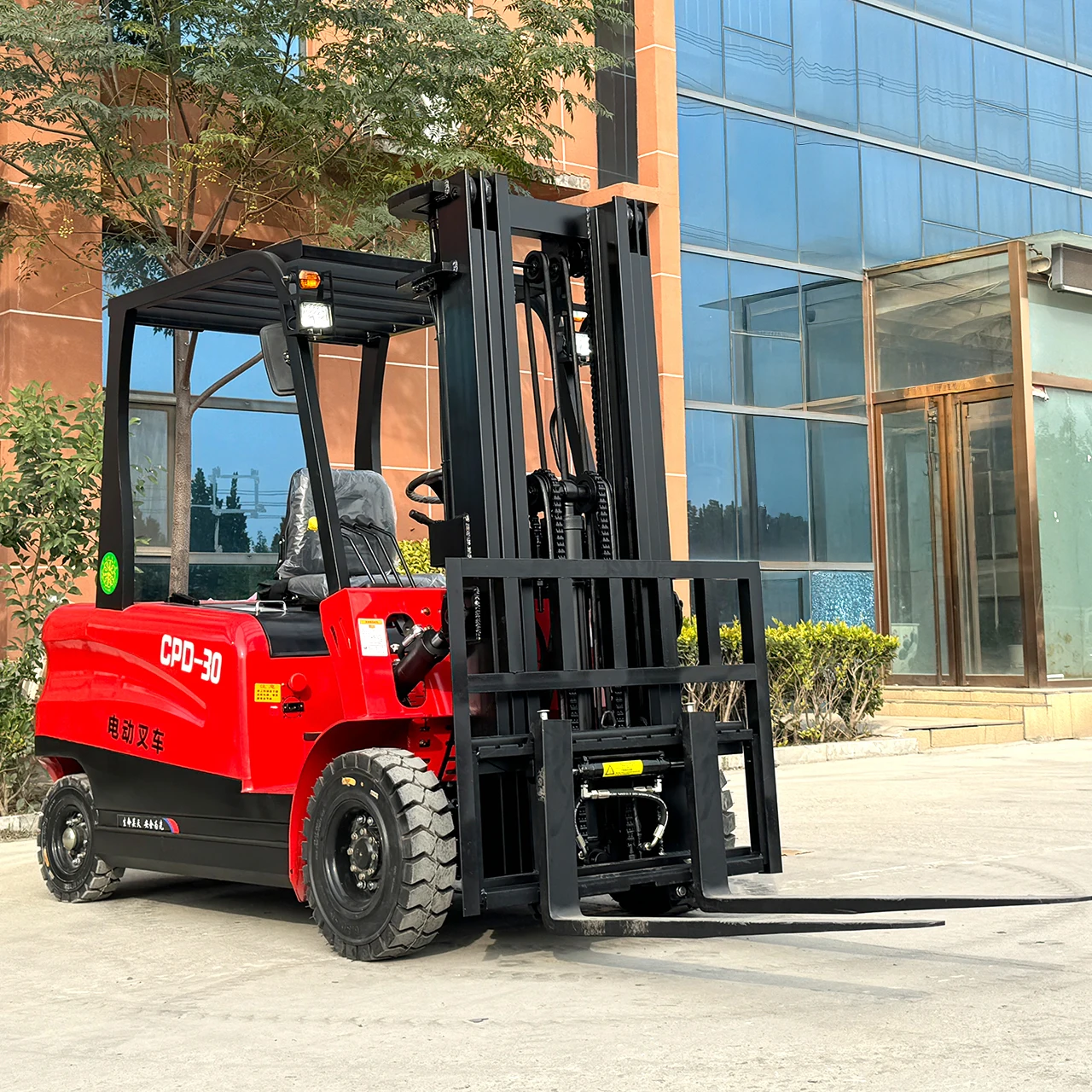 

Customized Factory Price Lithium Battery Forklift 2 Ton 1.5 Ton 3 Ton Electric Forklift Truck 4x4 All Terrain Forklift Truck