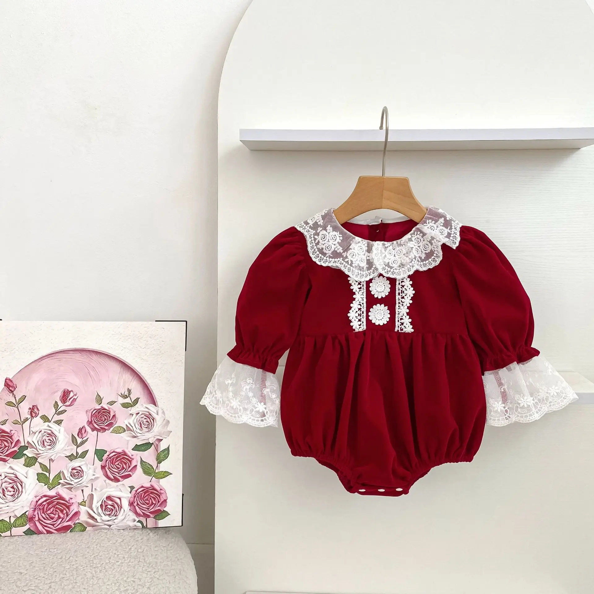 Roter Spitzen-Strampler für Babymädchen, langärmelig, Vintage-Body, Prinzessinnen-Outfit, Frühling/Herbst – Detail 1
