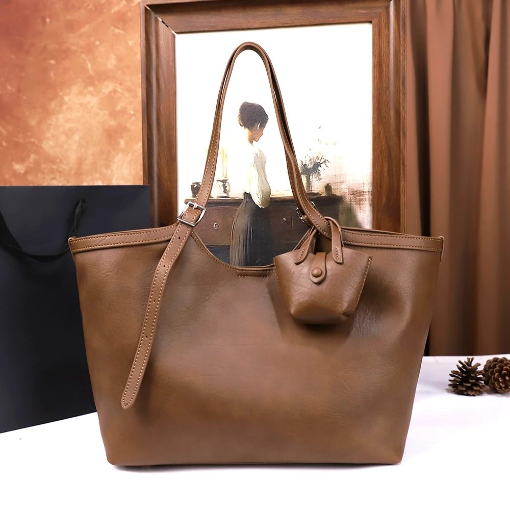 

New fashionable and versatile hand-held women's bag for autumn and winter, 2025. A niche design with a high-end feel