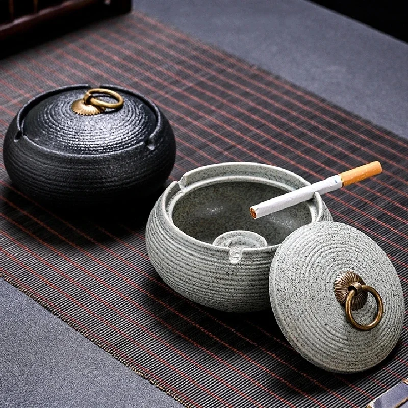 Coarse Ceramic Ashtray with Lid Anti Fly Ash Storage Box Creative Funnel Cigar Ashtray Living Room Decorative Ceramic Ashtray