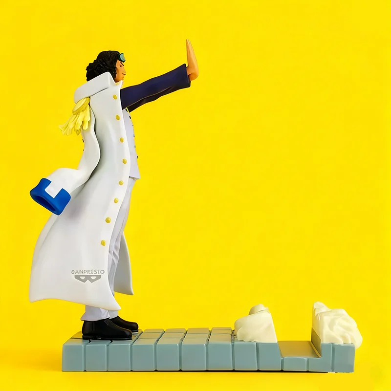 Auf Lager Bandai Original One Piece Kuzan Figuren Marke Neue Anime Action Modell Cartoon Puppe Desktop Ornamente Spielzeug Festival Geschenke