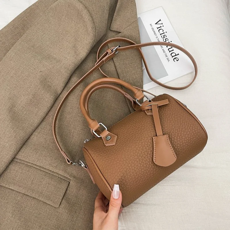 

Elegant Leather Messenger Bag For Women Crossbody Shoulder Handbag By Famous Designer Luxury Brand Ladies Classic