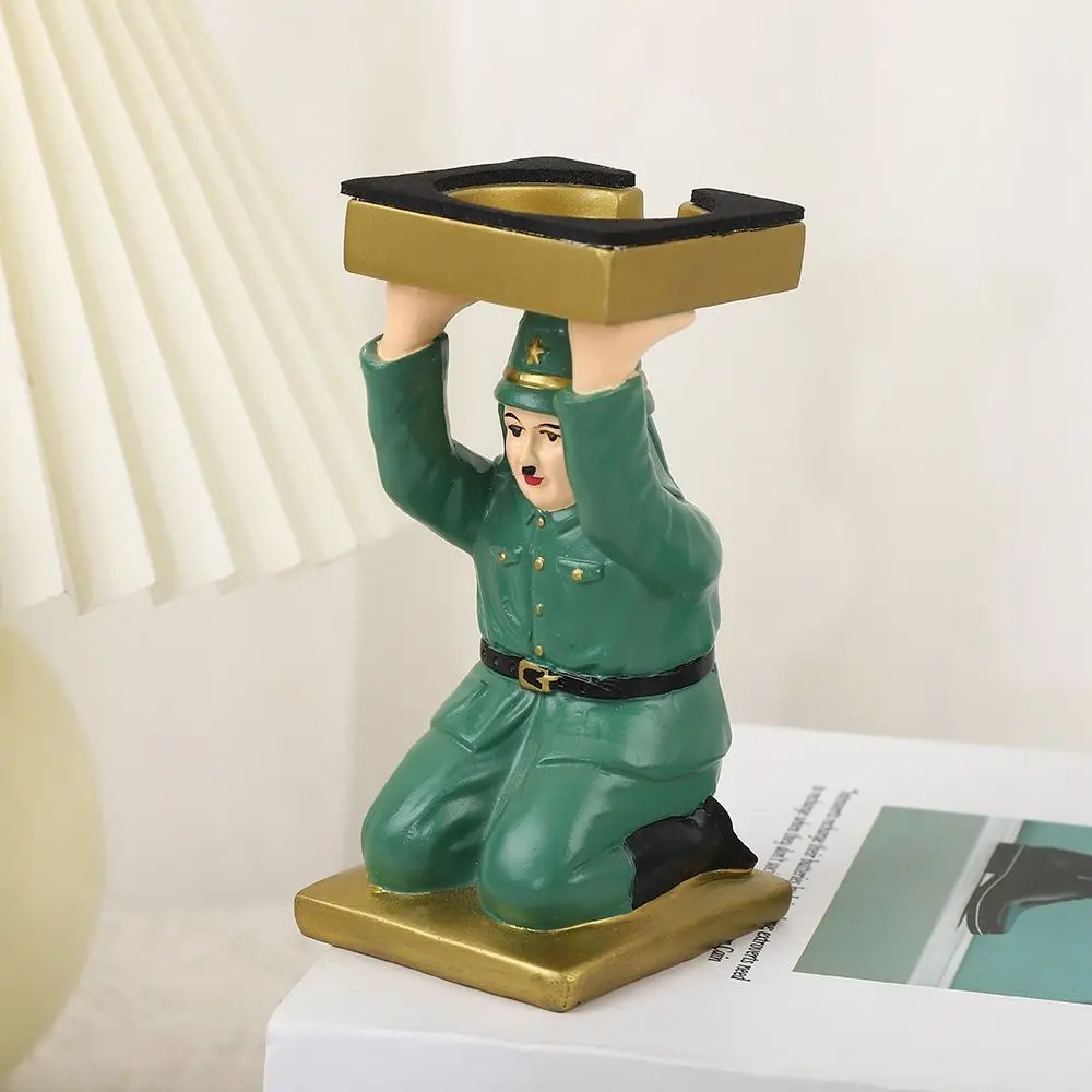 

Simulated Funny Expressions Figurine Model Ornaments Kneel Down Resin Statue Crafts Sculpture Spoof Tray Stand