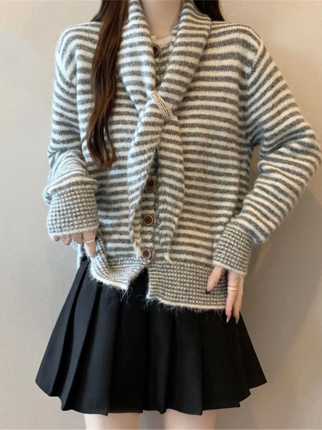 

Женский вязаный кардиган в полоску с длинными рукавами, осенне-зимний, больших размеров, с шарфом, свободного кроя, удобный, повседневный