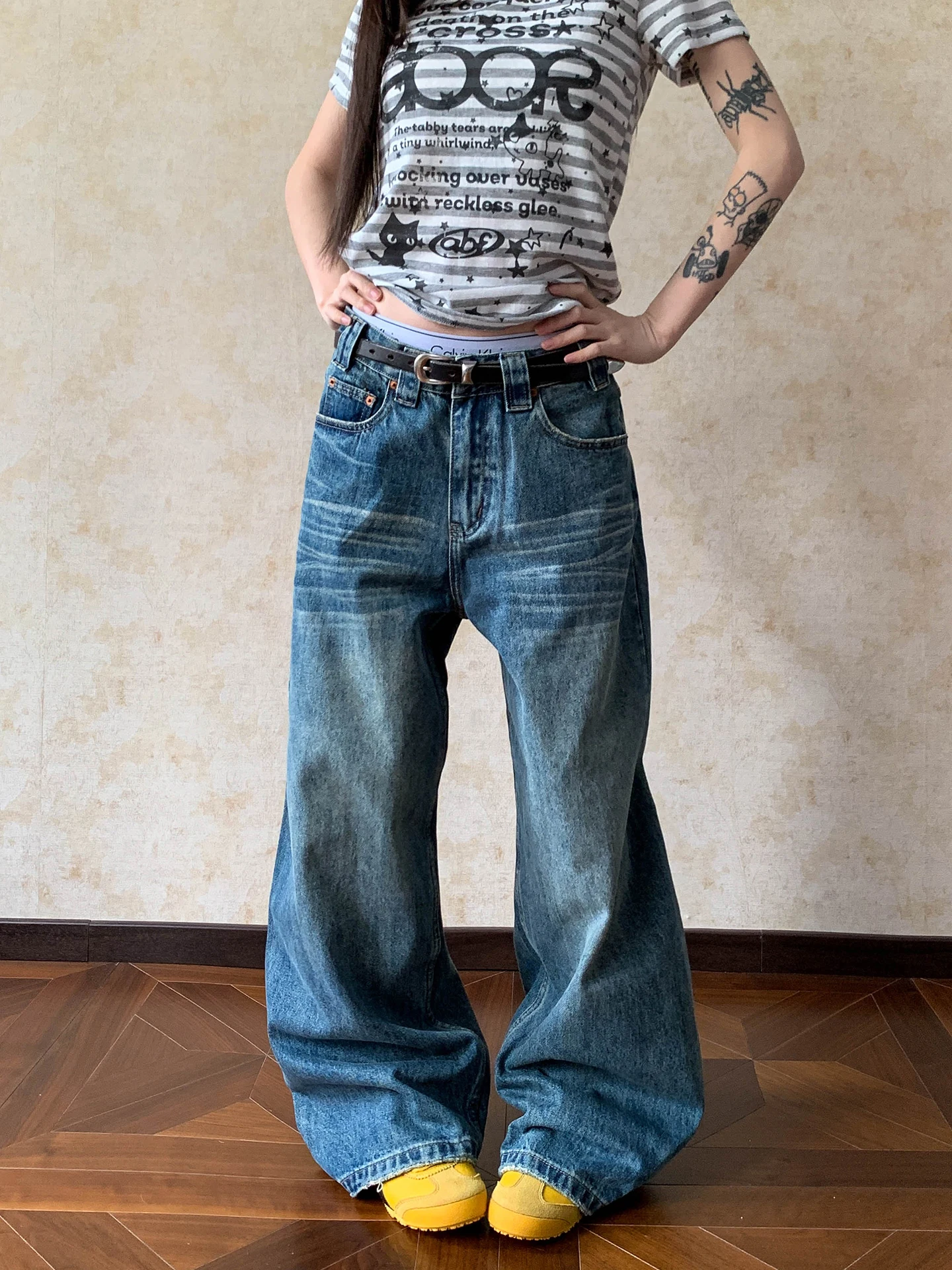

Apocket American Style Trendy Jeans Worn Design Washed Wide Leg Pants Couple Matching Cotton Denim Natural Waist Jeans