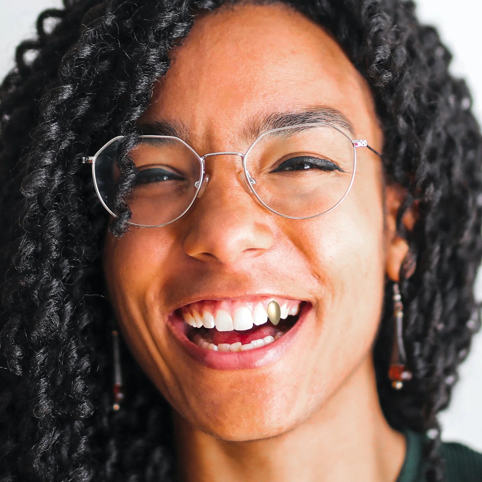 2 szt. Hip Hop Grill na Zęby Premium z Miedzi, Imitacja Grillu na Zęby, Błyszcząca Biżuteria na Usta, Dekoracyjny Grill na Zęby na Rap Party, Cosplay