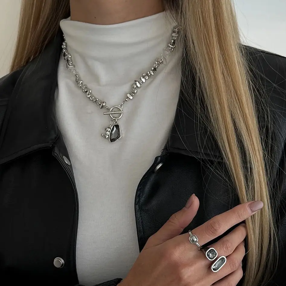 Elegant Irregular Black Acrylic Rhinestone Pendant Necklace Ring Set
