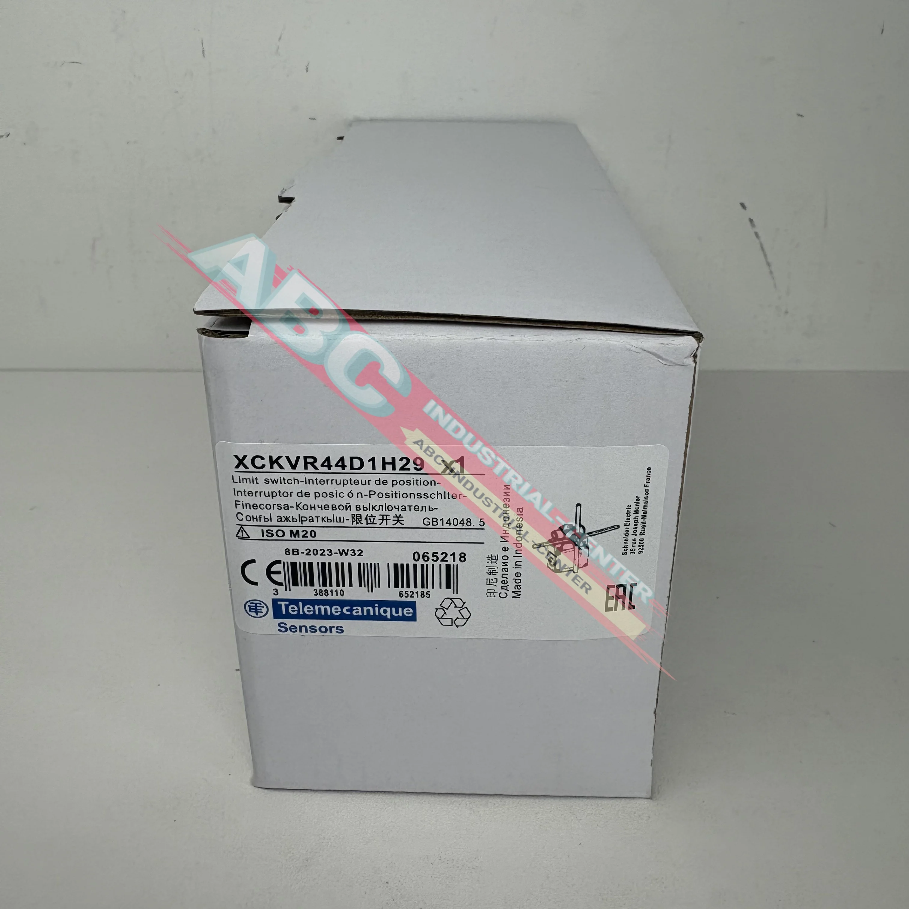 Telemecanique XCKVR44D1H29 Limit Switch brand new
