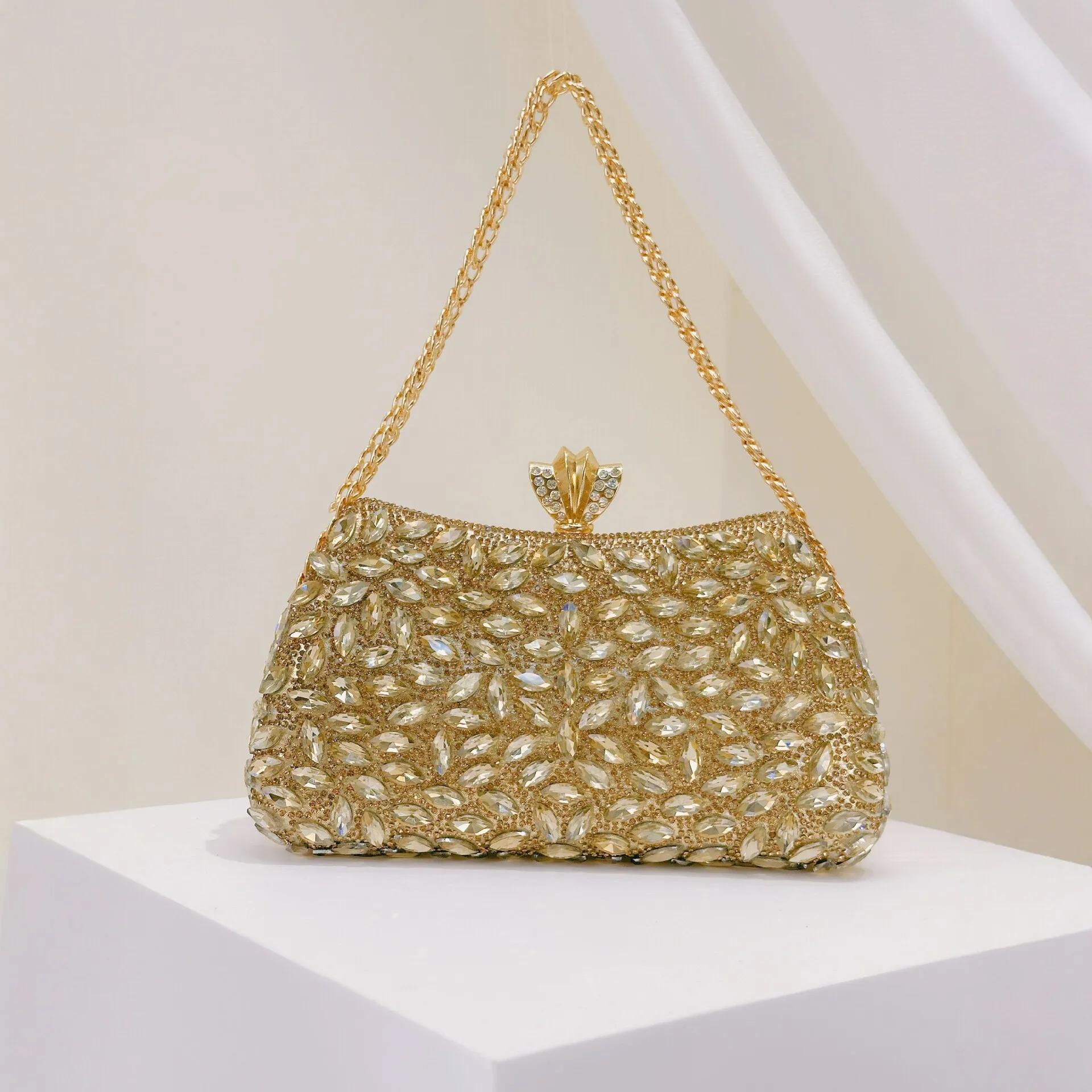 

Fashionable Diamond Embedded Evening Bag Women's Chain Crossbody Party Gift Handbag Stylish Retro PU Leather Handbag