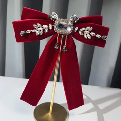 High-end Velvet Bow Tie British Rhinestone Bowknot Brooch Shirt Collar Pins Luxulry Brooches for Women and Men Accessories