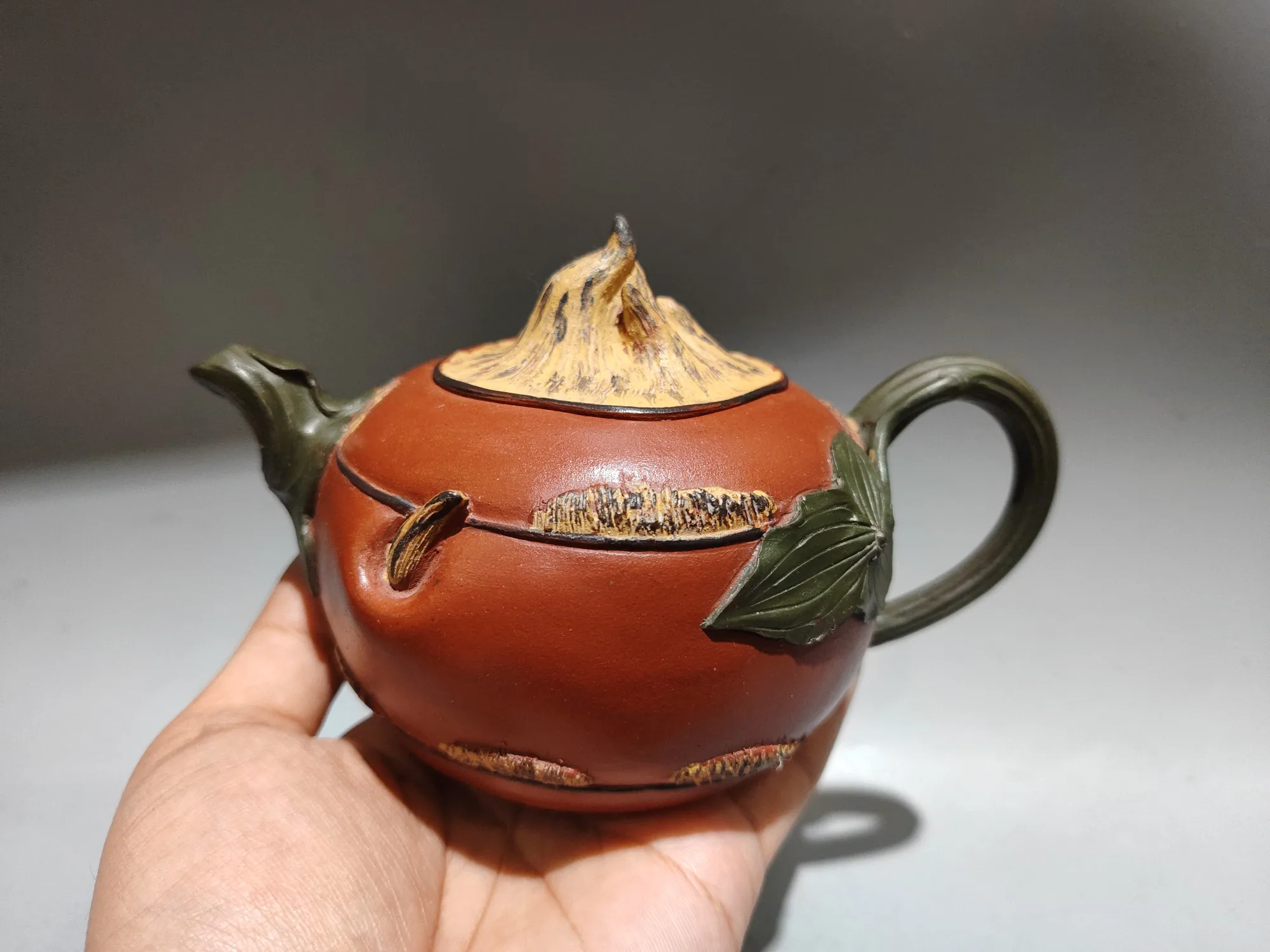 Yixing Purple Clay Pot Water chestnut teapot set Guateng pattern Two tone teapot 2 tea cups a set Kettle Teapot Flagon