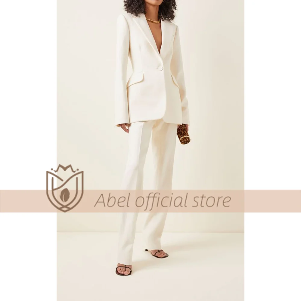 Single Breasted Suit for Women, Elegant Blazer and Pants, Custom Tuxedo for Parties, Proms and Weddings, 2 Piece