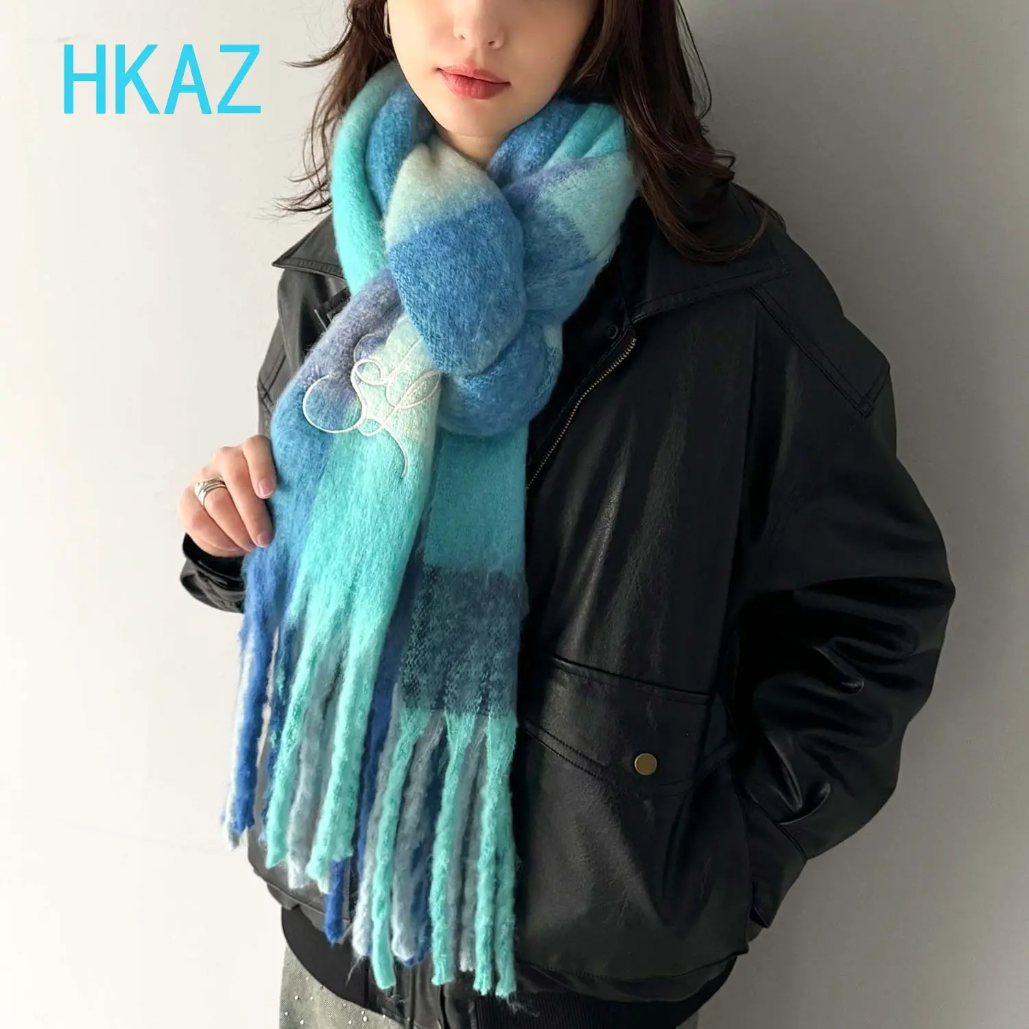 Scarf for Women Plaid Embroidery Circle Yarn Japanese New Winter Warm Pure White Male and Female Couples Student Scarves