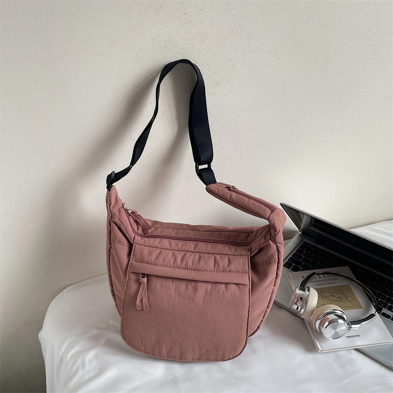 

Nylon Autumn/winter Retro Crossbody Bags Large Capacity Solid 2025 Fashion Bags for Women Commuting Versatile Casual Totes
