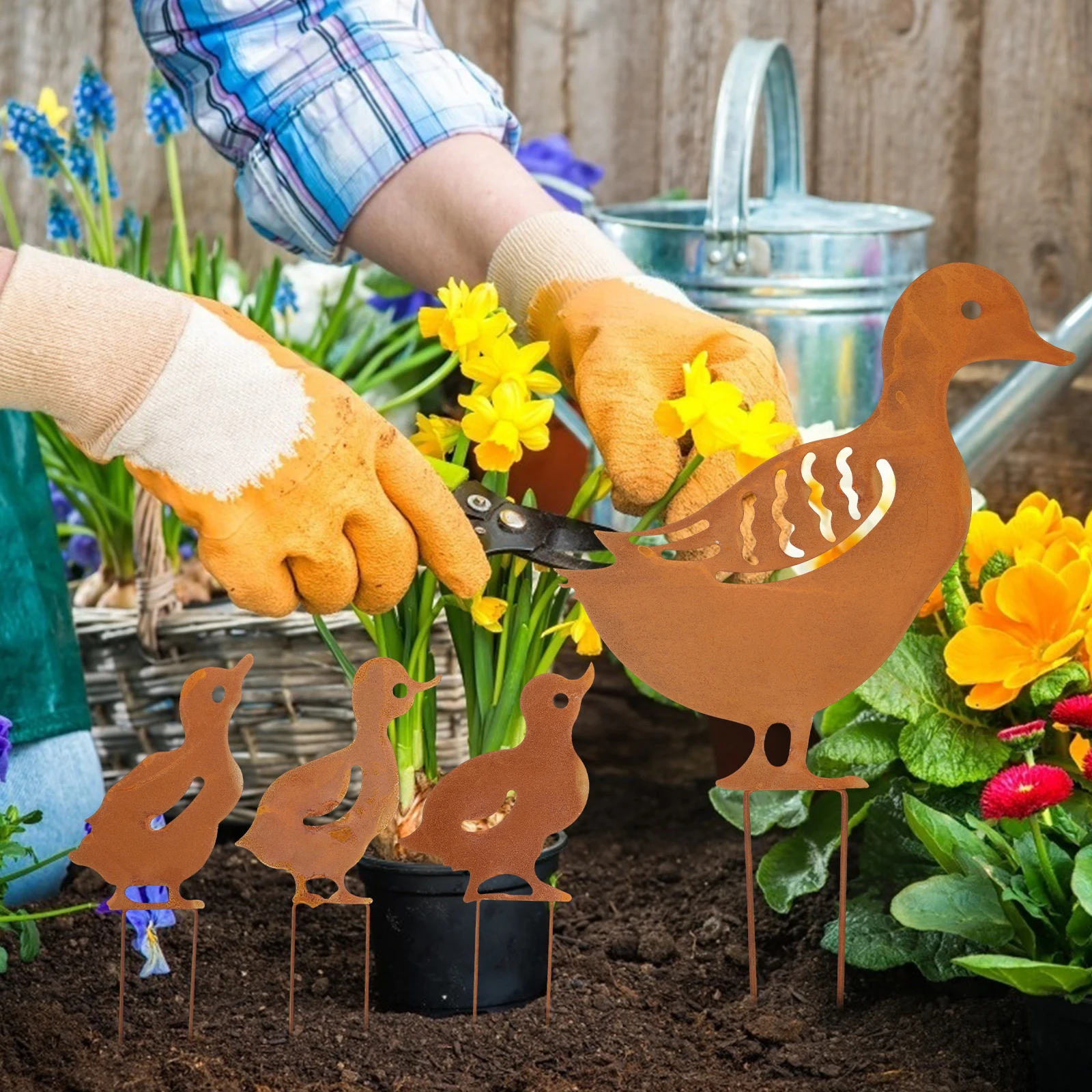 

1 set Metal Hollow Duck Decorative Stake for Garden Yard Lawn Outdoor Ornaments Durable Japanese-style Statue Fine Workmanship