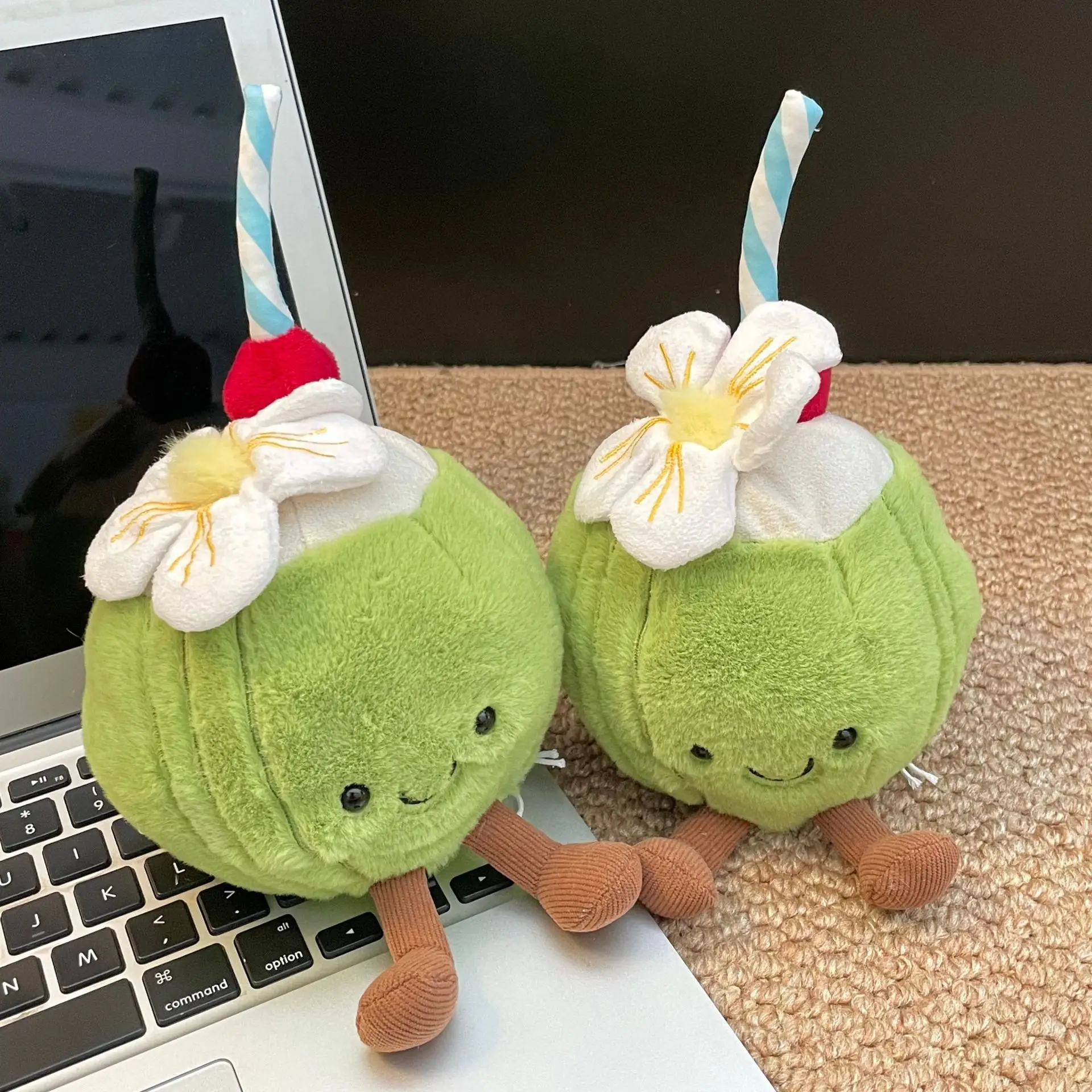 لعبة قطيفة جديدة لمشروبات جوز الهند المنعشة - دمية محشوة لطيفة على شكل علبة، وسادة ناعمة وهدية فريدة من نوعها #2