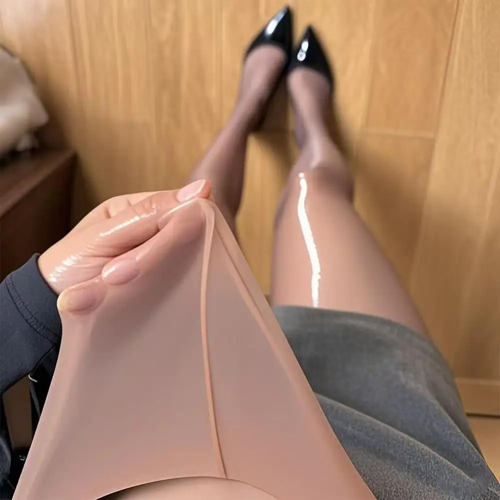 セクシーなシルクのような滑らかな太もも丈ストッキング、光沢のあるロングソックス、オーバーニーオイルシャイン、レトロな伸縮性のある柔らかい素材、レディース光沢パンスト