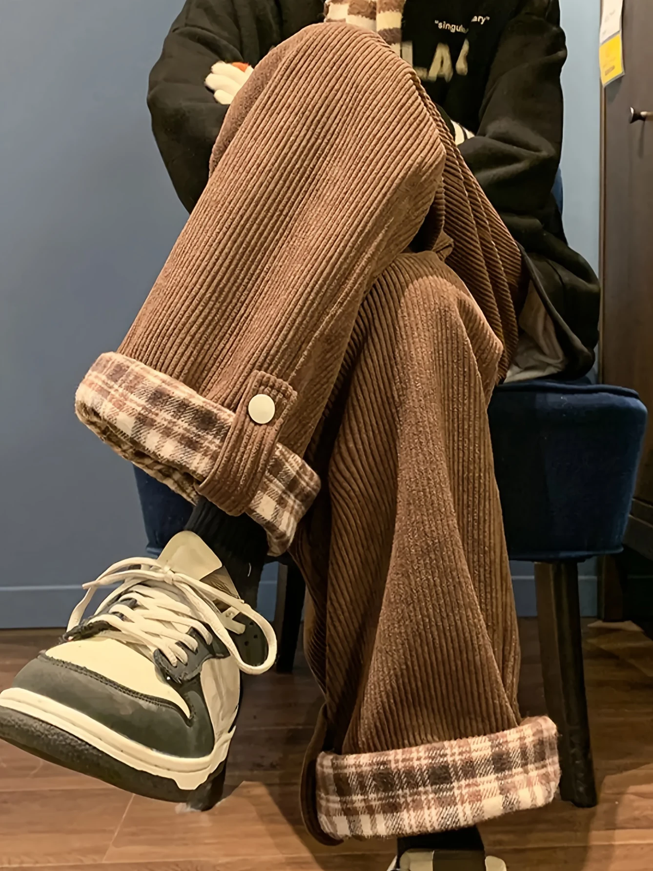 Damskie spodnie w kratę na wiosnę i jesień, z szerokimi nogawkami i mankietami, luźne, wyszczuplające spodnie o prostych nogawkach w stylu koreańskim dla studentek.