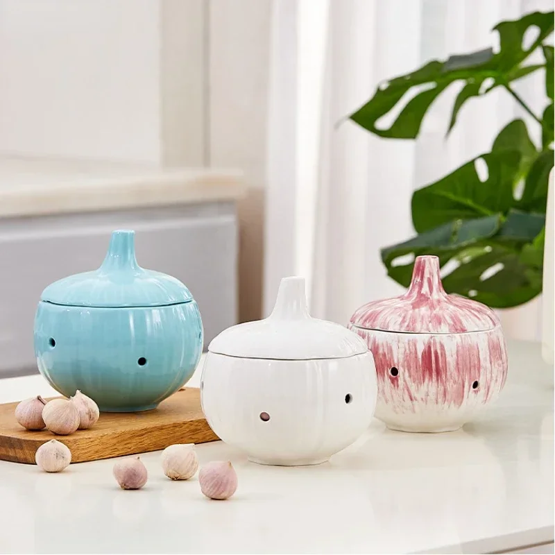 New Kitchen Storage Box Mildew Prevention Ginger Garlic Pot Storage Bottle Organizer Hollow Ceramic Pot Onion Shape Storage Tank