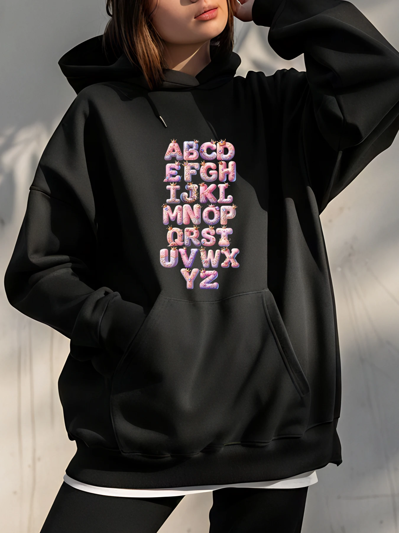 Sudadera con capucha negra para mujer, estampado del alfabeto, letras brillantes, ropa de calle informal, sudadera de moda para chicas jóvenes y mujeres