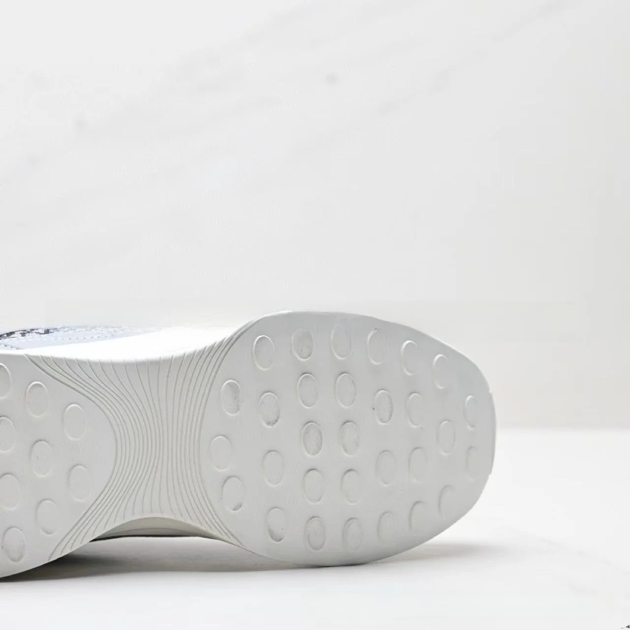 Fashionable Embroidered Low-Top Dad Shoes D-Home B25 Station Casual Thick-Heeled Sports Shoes for Men Retro Rubber Outsole