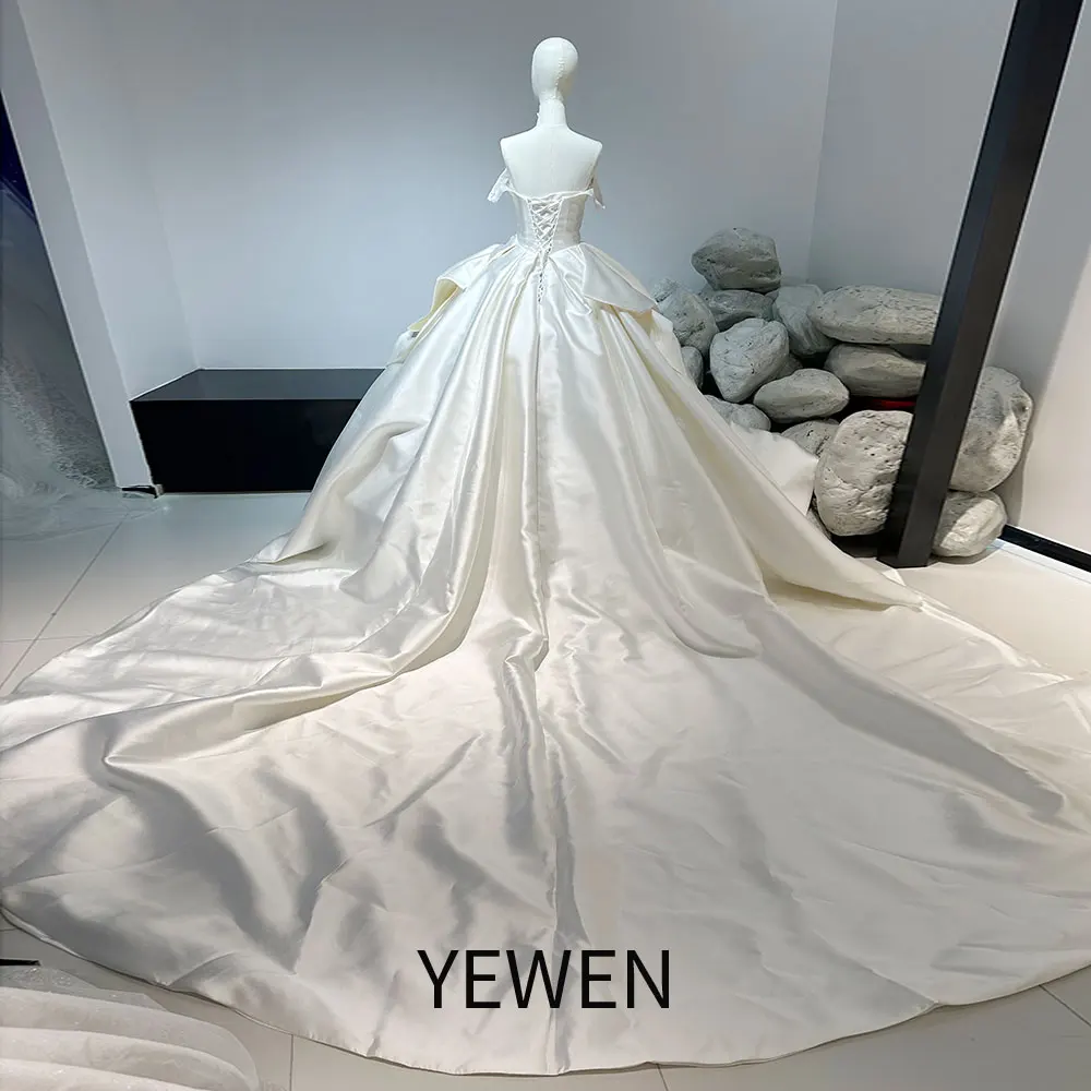 Vestido de casamento francês cetim com o ombro, um vestido de baile, vestido branco do baile, vestido de cetim minimalista, yw0833, 1,5 m