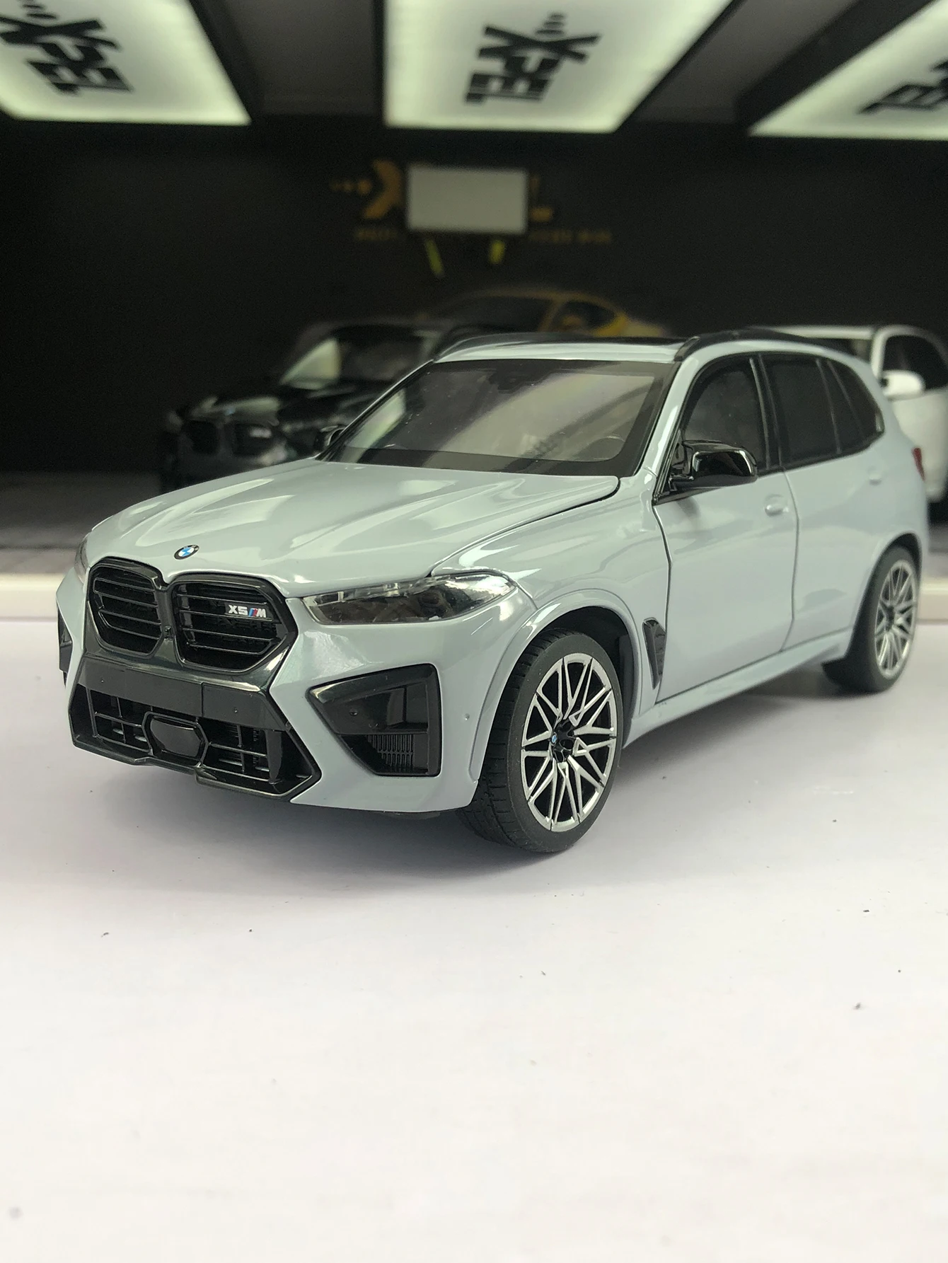 

Модель автомобиля BMW X5M Heimanba 1:24 из цинкового сплава, статическая декоративная модель, металлическая коллекционная машинка в подарок
