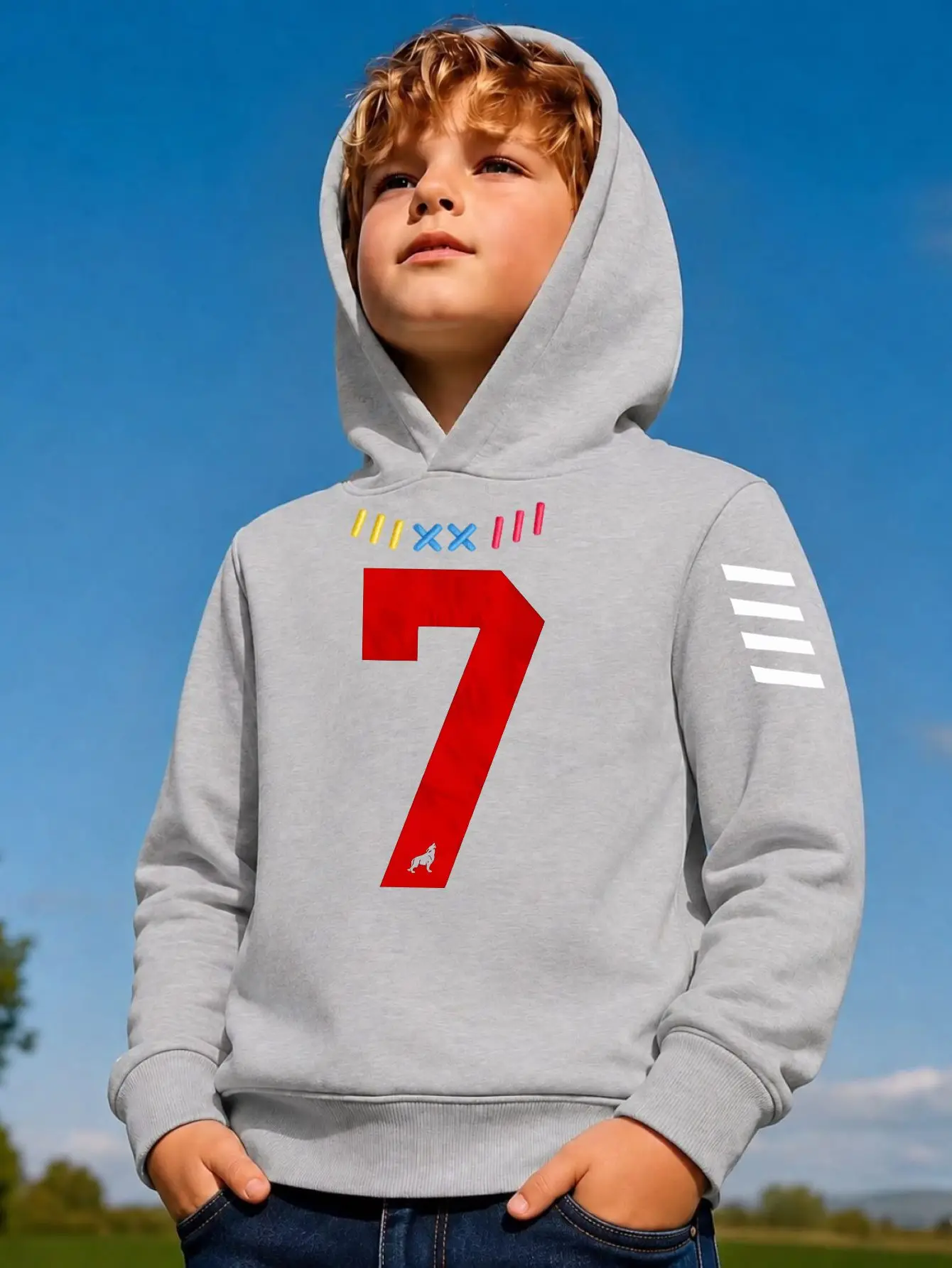 New autumn/winter hooded sweatshirt for boys and girls featuring a number 7 graphic on the frontstripes, and animal silhouettes.