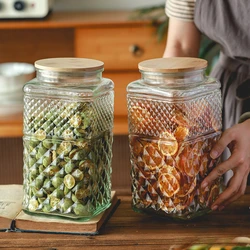 Vintage Large Capacity Embossed Glass Storage Jar Wooden Lid Household Moisture-proof Sealed Candy Tea Candy Kitchen Grain Jar