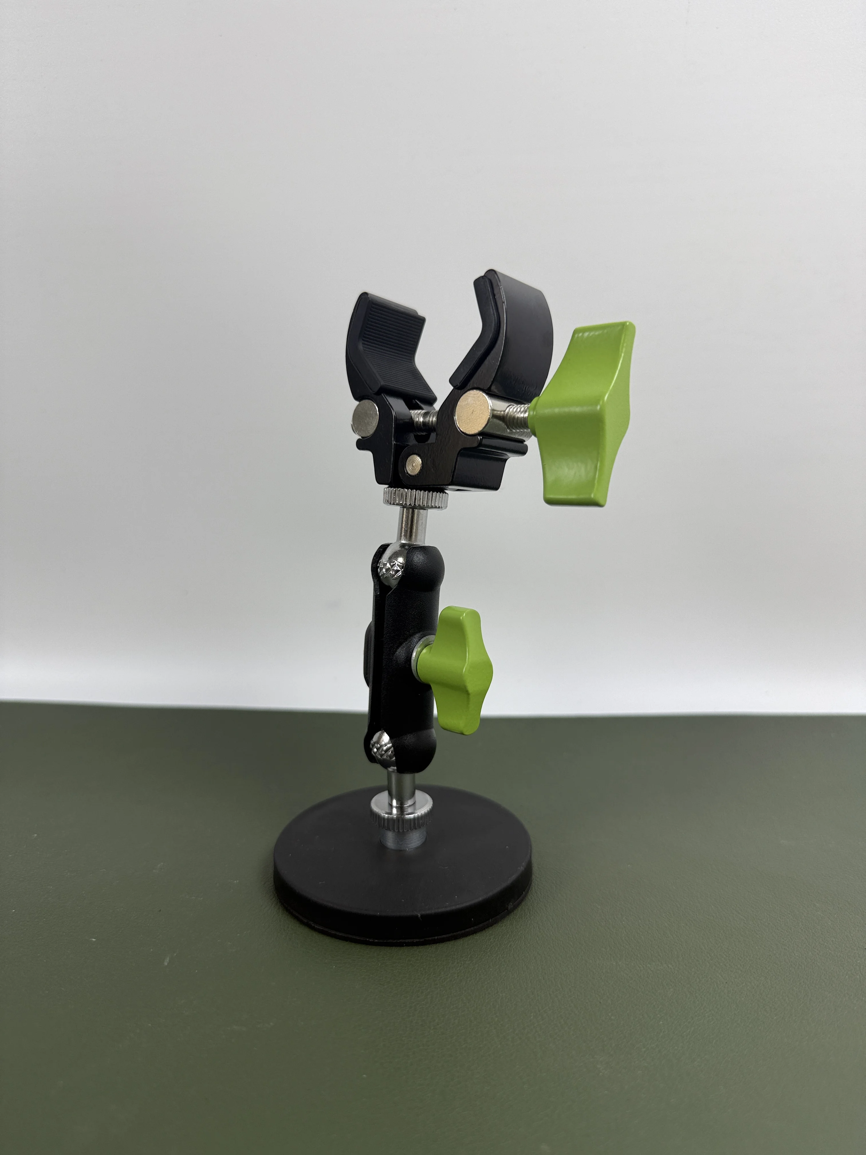 Multifunctional Magnetic Base Circular Tube Clamp Metal Joint 360 Degree Rotatable Adjustment for Fans Microphones Flashlights