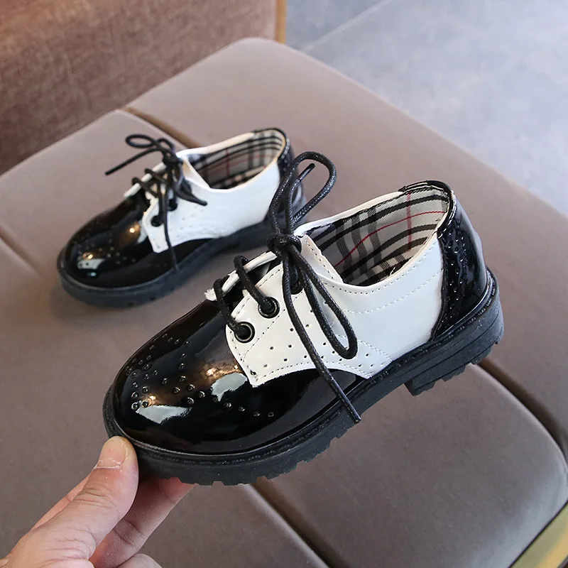 Children's Black and white Patch Hollow Leather Shoes/Children Performance Shoes 3434