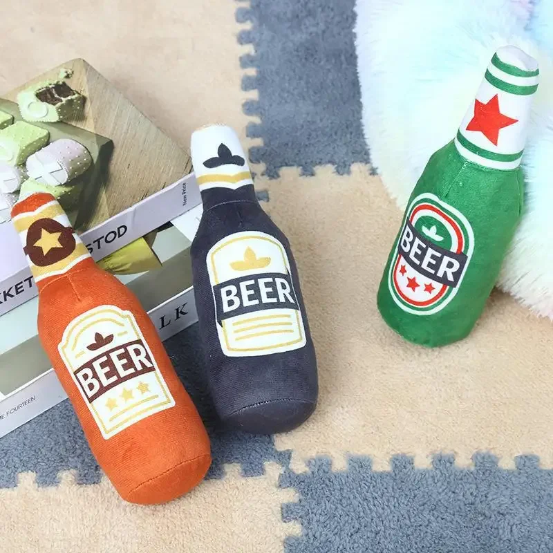 Plush filled whiskey bottles make squeaking noises on paper, pet dogs are resistant to biting and grinding teeth toys