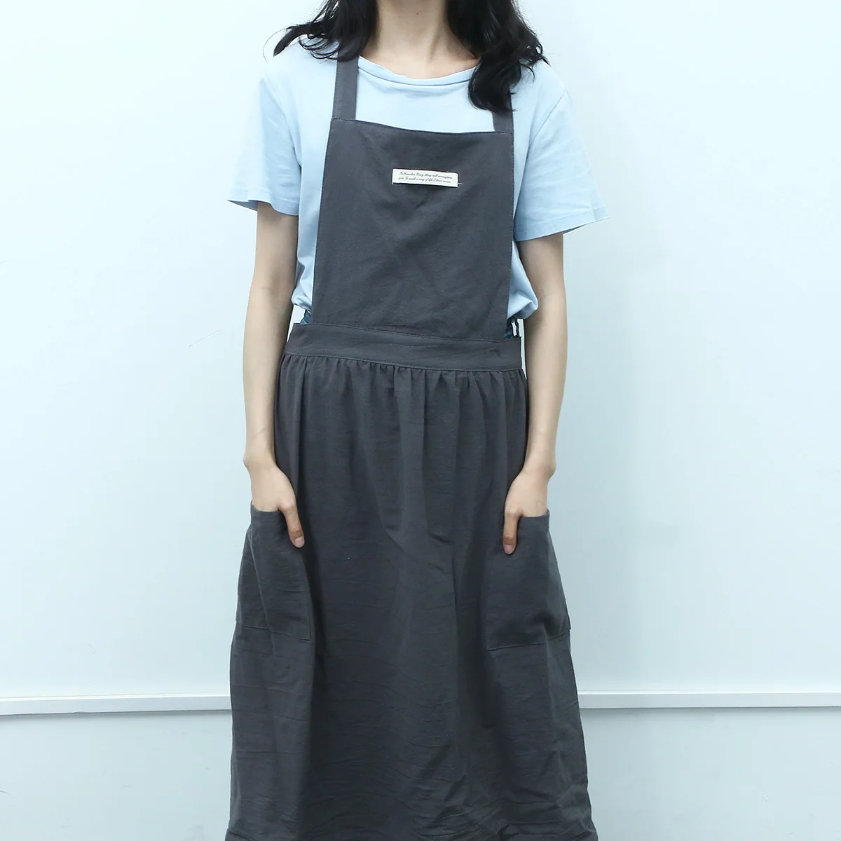 

Charming Women Aprons Dress Full Pleated Skirt Premium Fashion Two Pockets Coffee Shop Bar Style