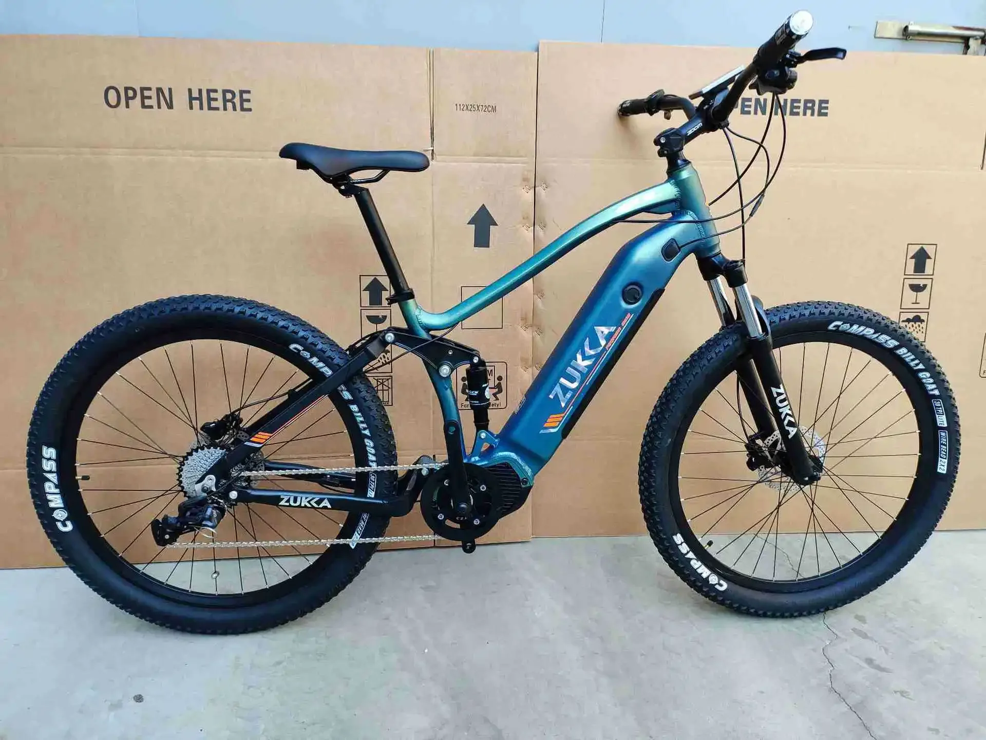 

2025 hot sale central motor mountain power distance lithium battery bicycle variable speed adult off-road shock absorber