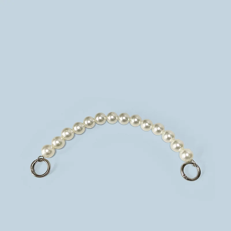 A handmade pearl chain suitable for extending and decorating bags. Shoulder strap accessories can be purchased separately