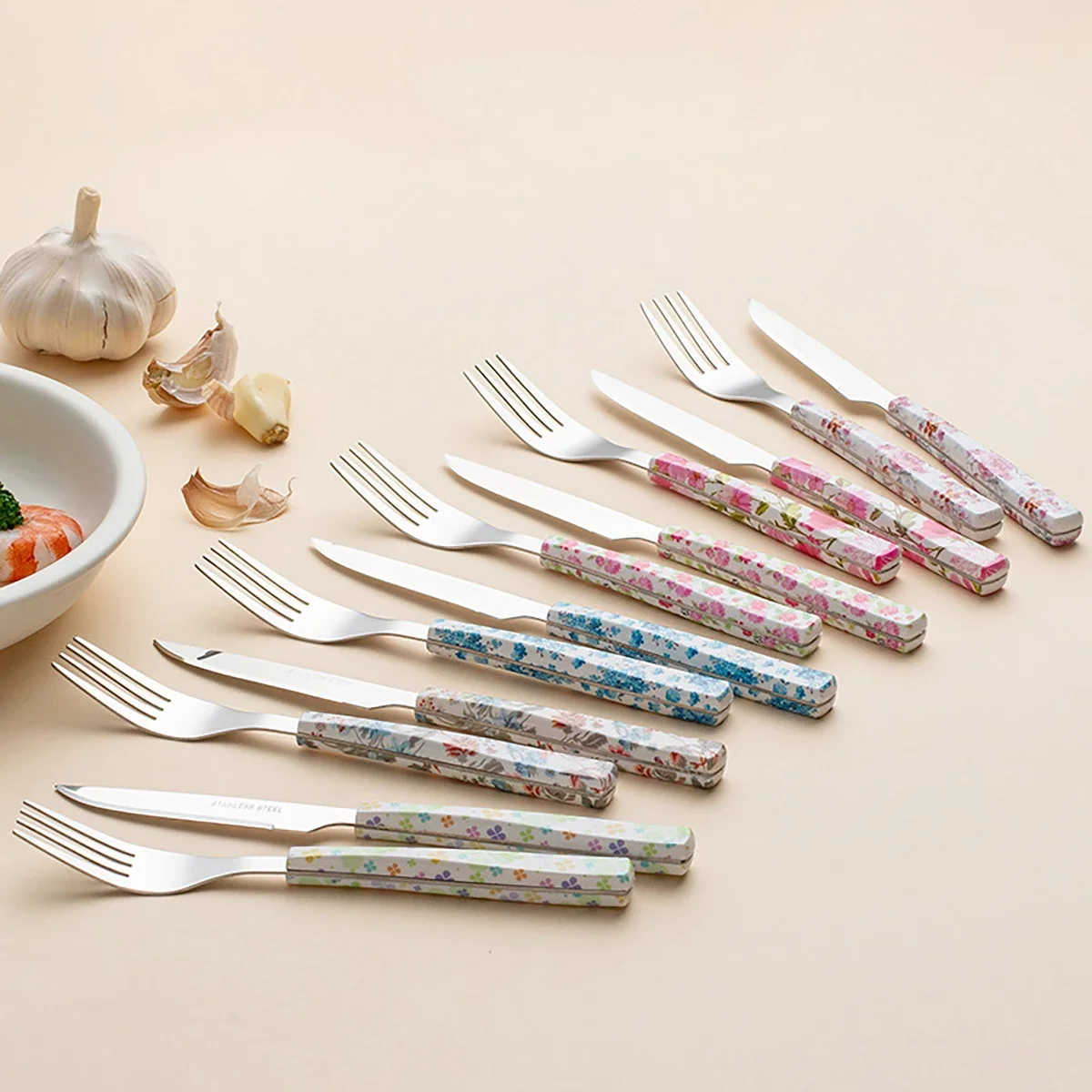 12pcs Silver Western Stainless Steel Cutlery Set Creative Dessert Cake Fruit Fork Spoon PP Anti-slip Handle Mirror Tableware Set