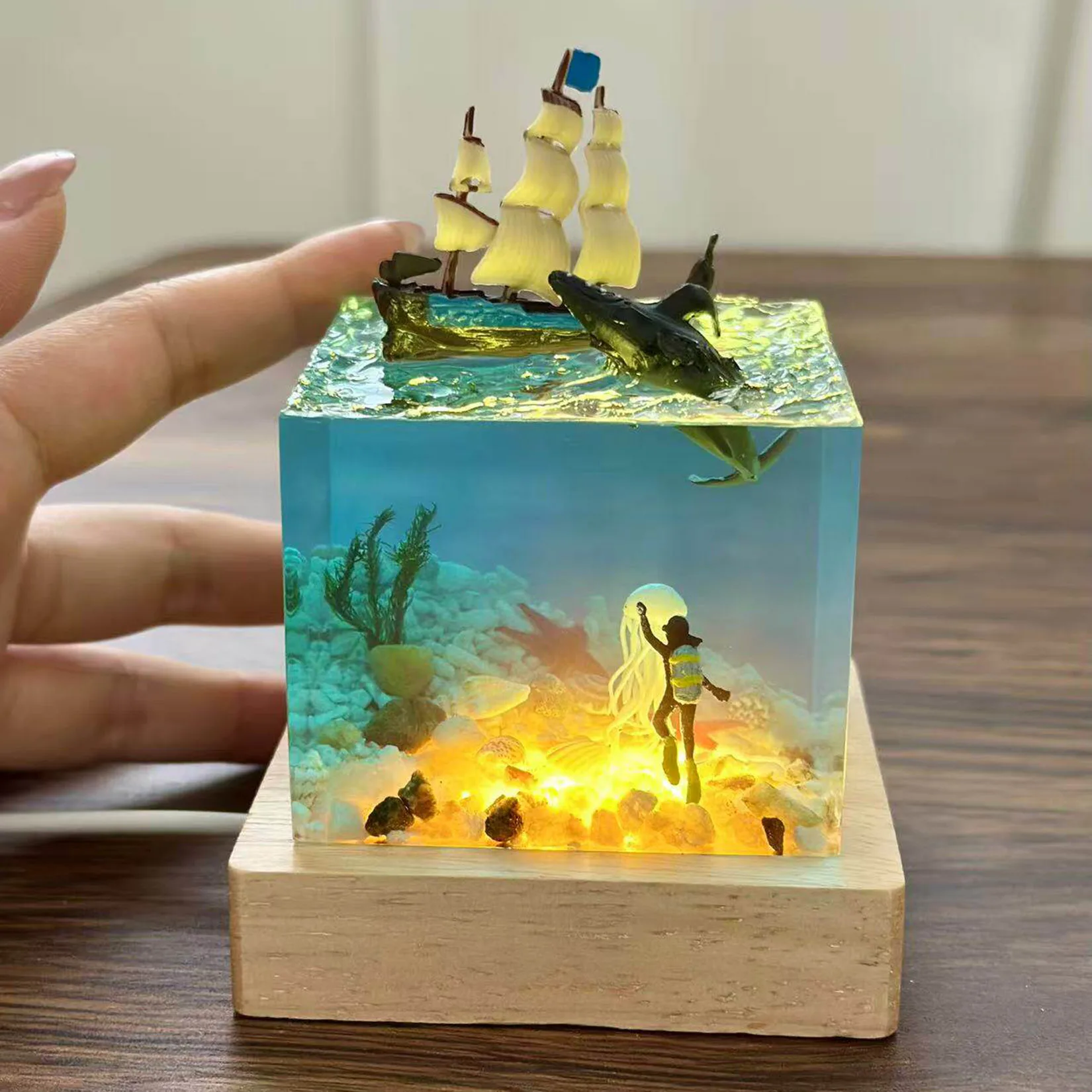 Mini Underwater World Night Light Resin Marine Landscape Sculpture Handmade Art Craft Collectible Birthday Gift Display Decor