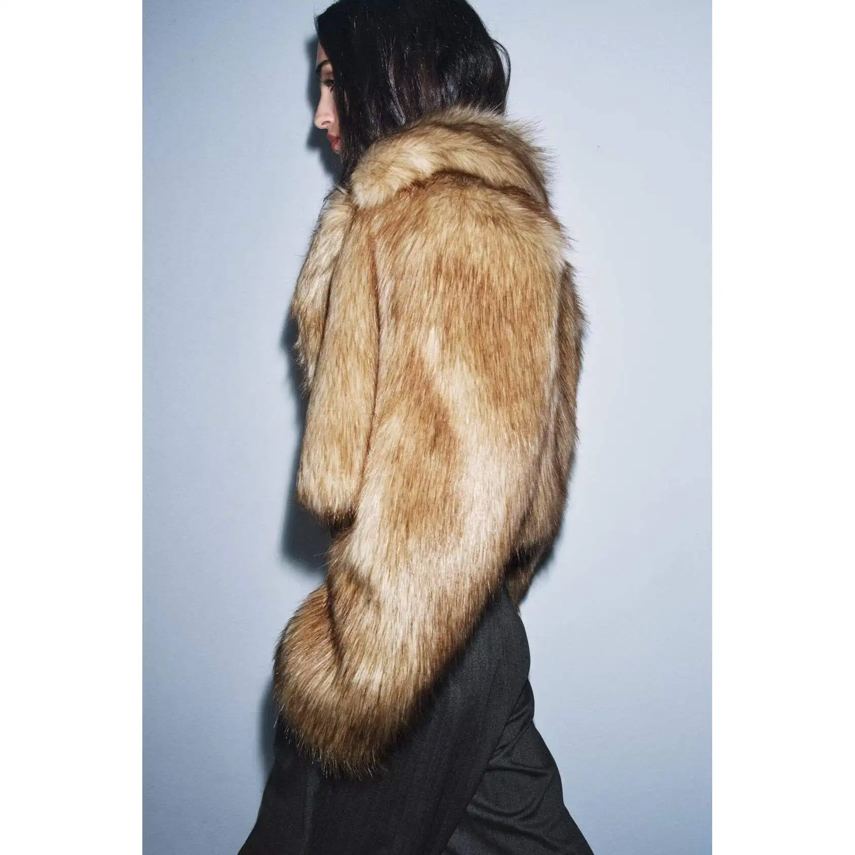 Faionable ort تأثير الفراء الاصطناعي ملابس خارجية ZR Sle جديد الخريف الشتاء المرأة فضفاضة تناسب طويلة Sve معطف مزدوج الصدر