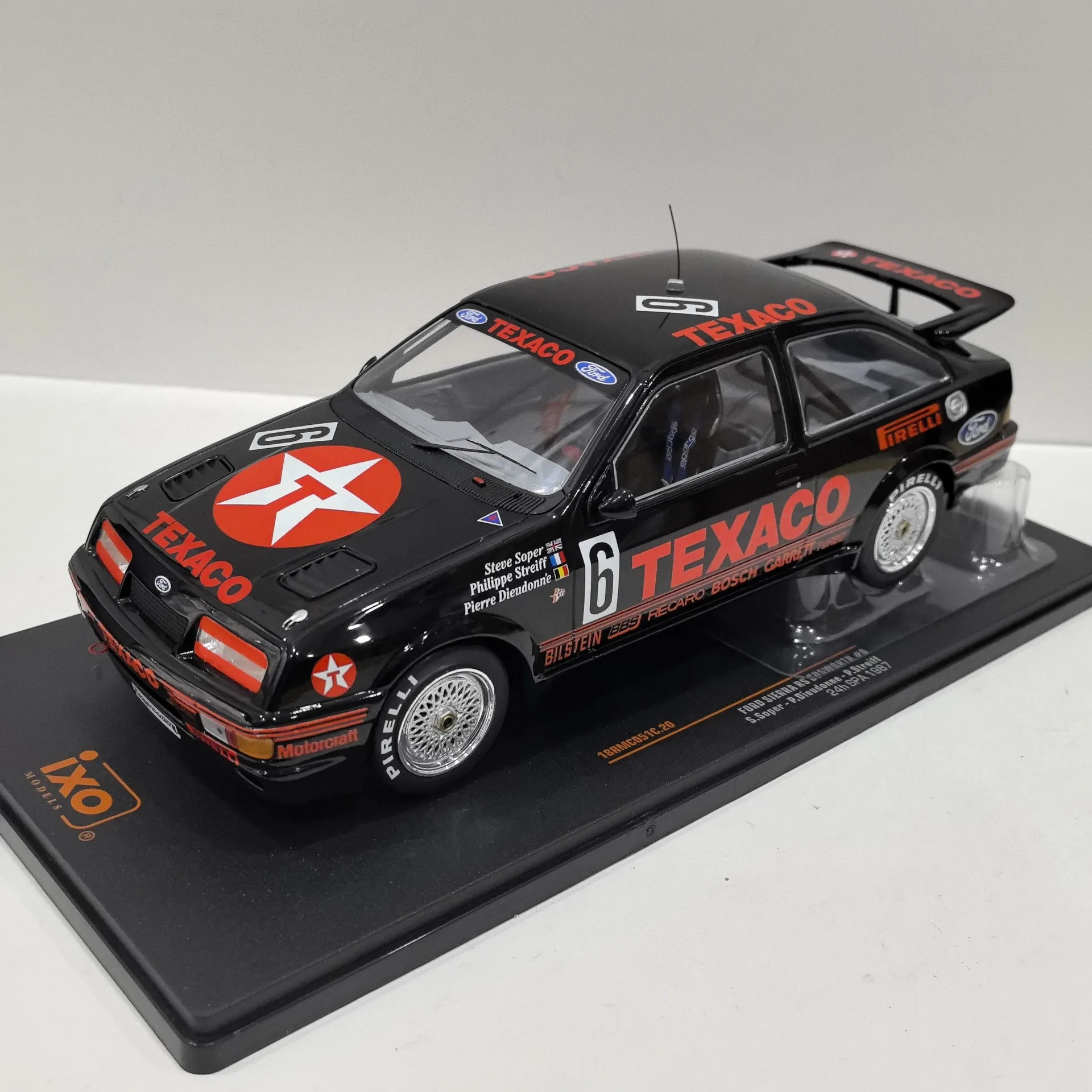 

Diecast IXO 1/18 Scale FORD SIERRA RS #6 24H 1987 Ford Racing Alloy Car Model Collectible Toy Gift Souvenir Display Ornament