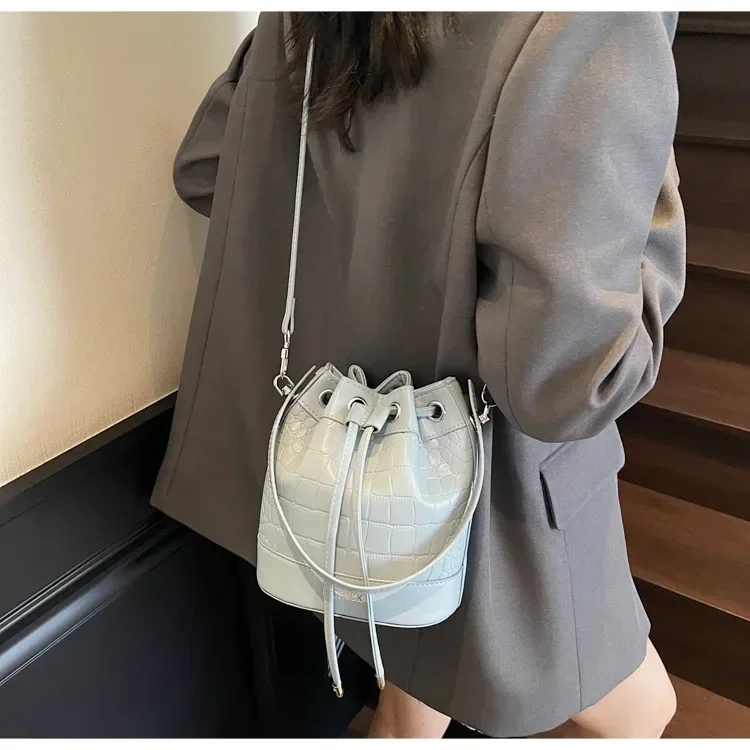2025 Summer Women's Stone-Textured Square Bag Urban Commuting Essential Waterproof Handheld Shoulder Crossbody Bag