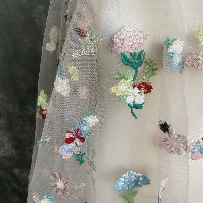 

1 ярд Красочные вышитые сетчатые ткани для одежды Платье Юбка Дизайнерская ткань