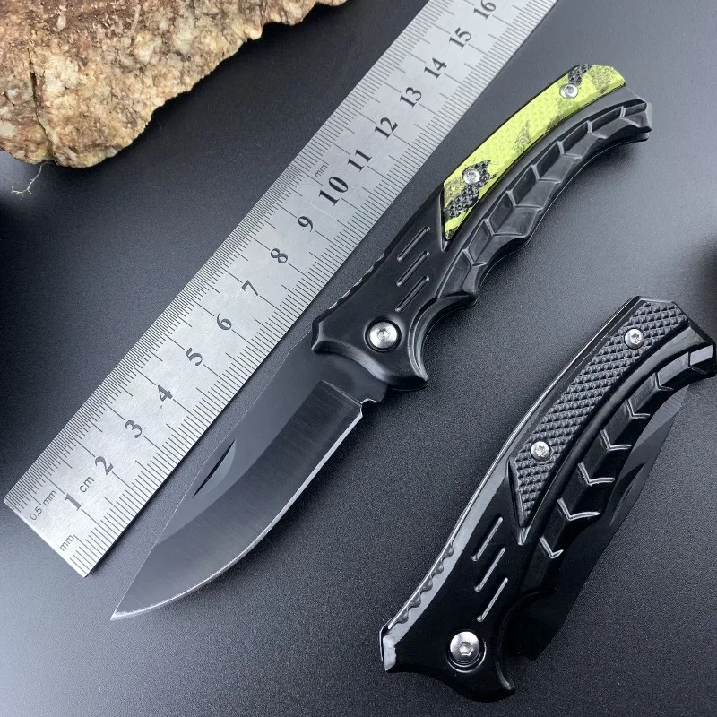Multi Functional Outdoor Camping Knife with Safety Lock, Foldable Blade and Sharp Pocket Tactical Knife, Suitable for Fishing