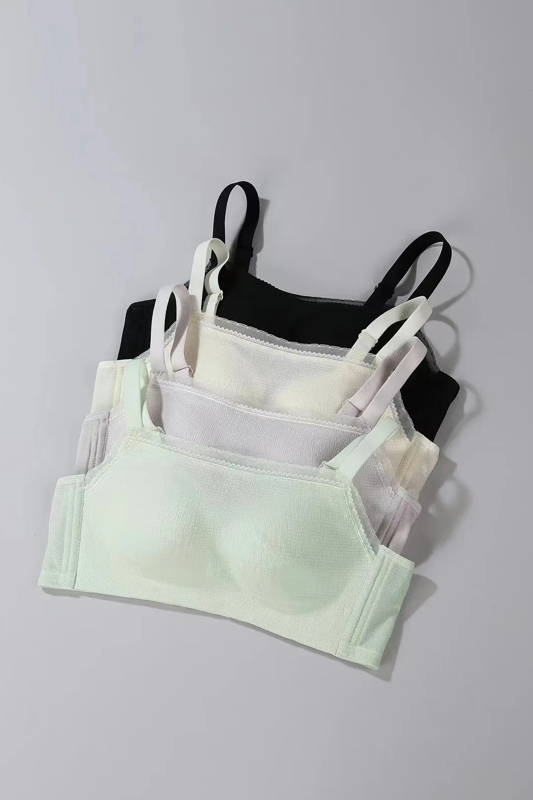 

The detail 2024 Spring / Summer · Light and thin strapless bra Light milk cotton without steel ring bra small chest together ant