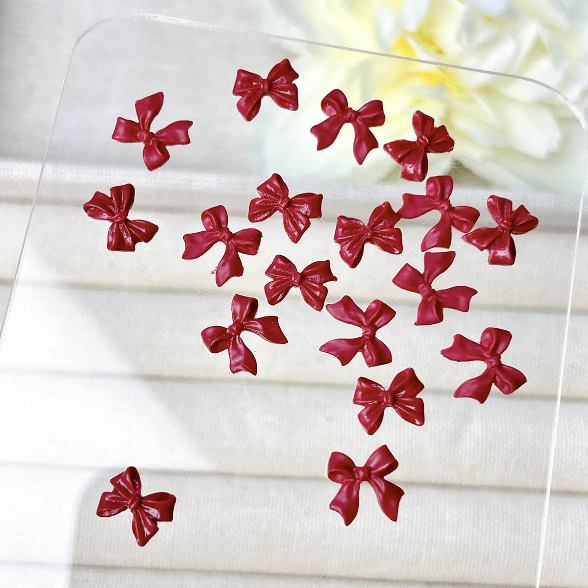 50 pçs borgonha 3d acrílico arco arte do prego encantos vinho vermelho bowknot acessórios para manicure decoração unhas suprimentos material