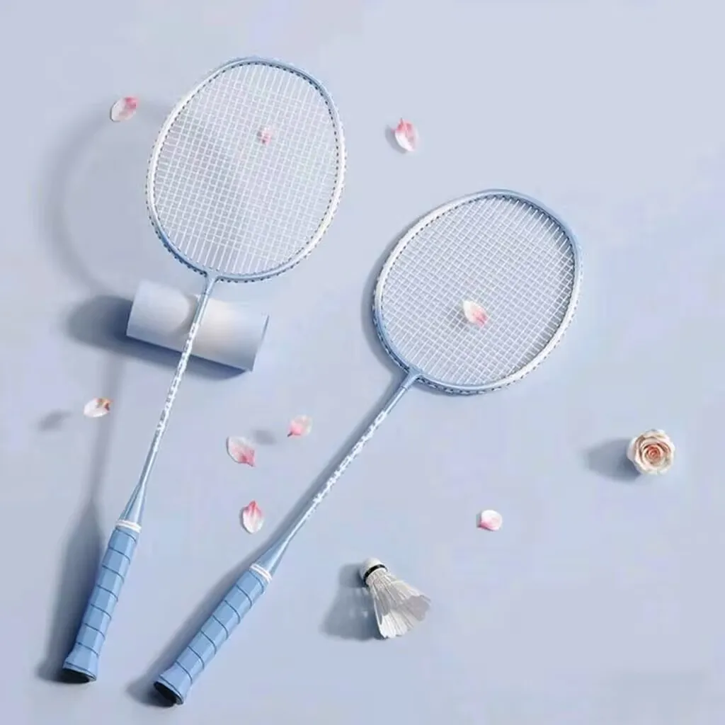 a-lightweight-badminton-racket-with-a-carbon-fiber-frame