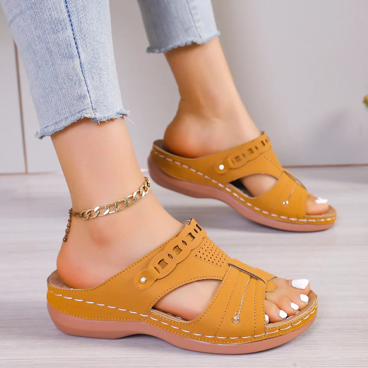 

Women's summer large-sized wedge heel thick-soled women's sandals, soft-soled versatile fish-mouth sandals