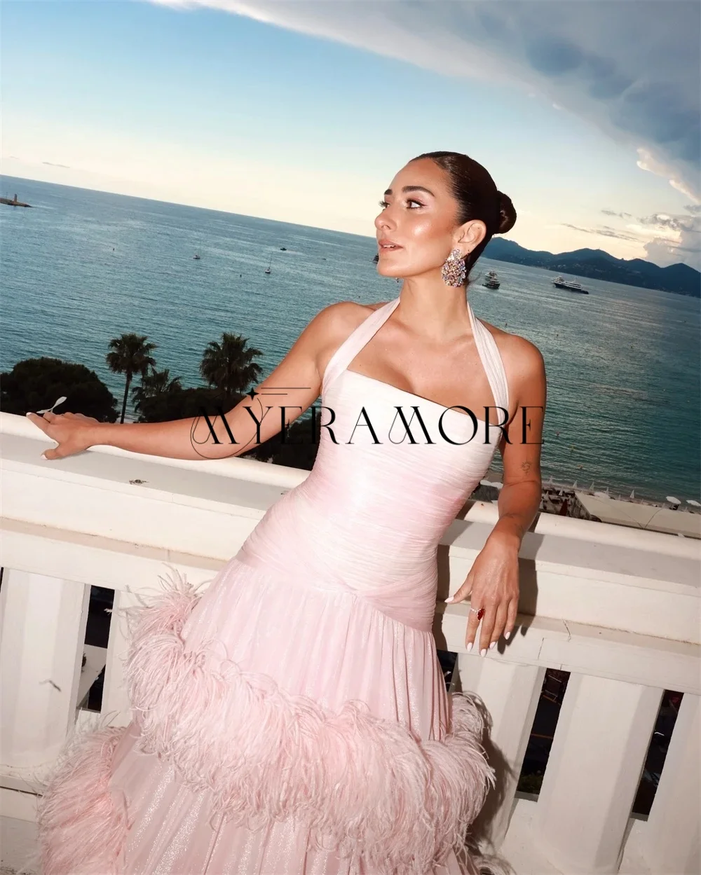 فساتين سهرة فاخرة بدون أكمام باللون الوردي رسن على شكل حرف a متدرج من الريش لحفلات أعياد الميلاد فساتين حفلات مخصصة من Festasين
