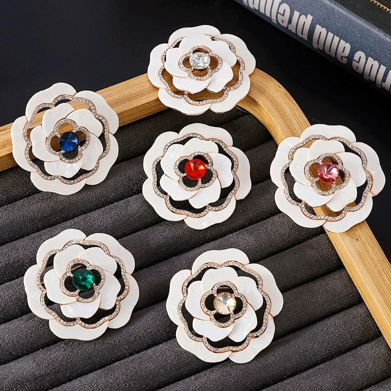 Elegant Evening Floral Brooch Natural Abalone Camellia Rose Women's Korean High-End Chest Flower Sweater Decoration Brooch